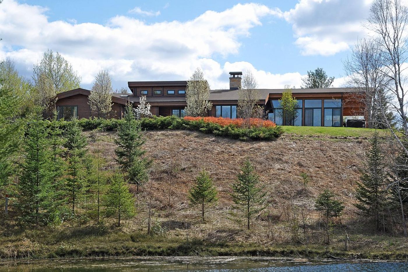 Luxury real estate and Country Homes for sale including horse farms and property in the Caledon and King City areas near Toronto