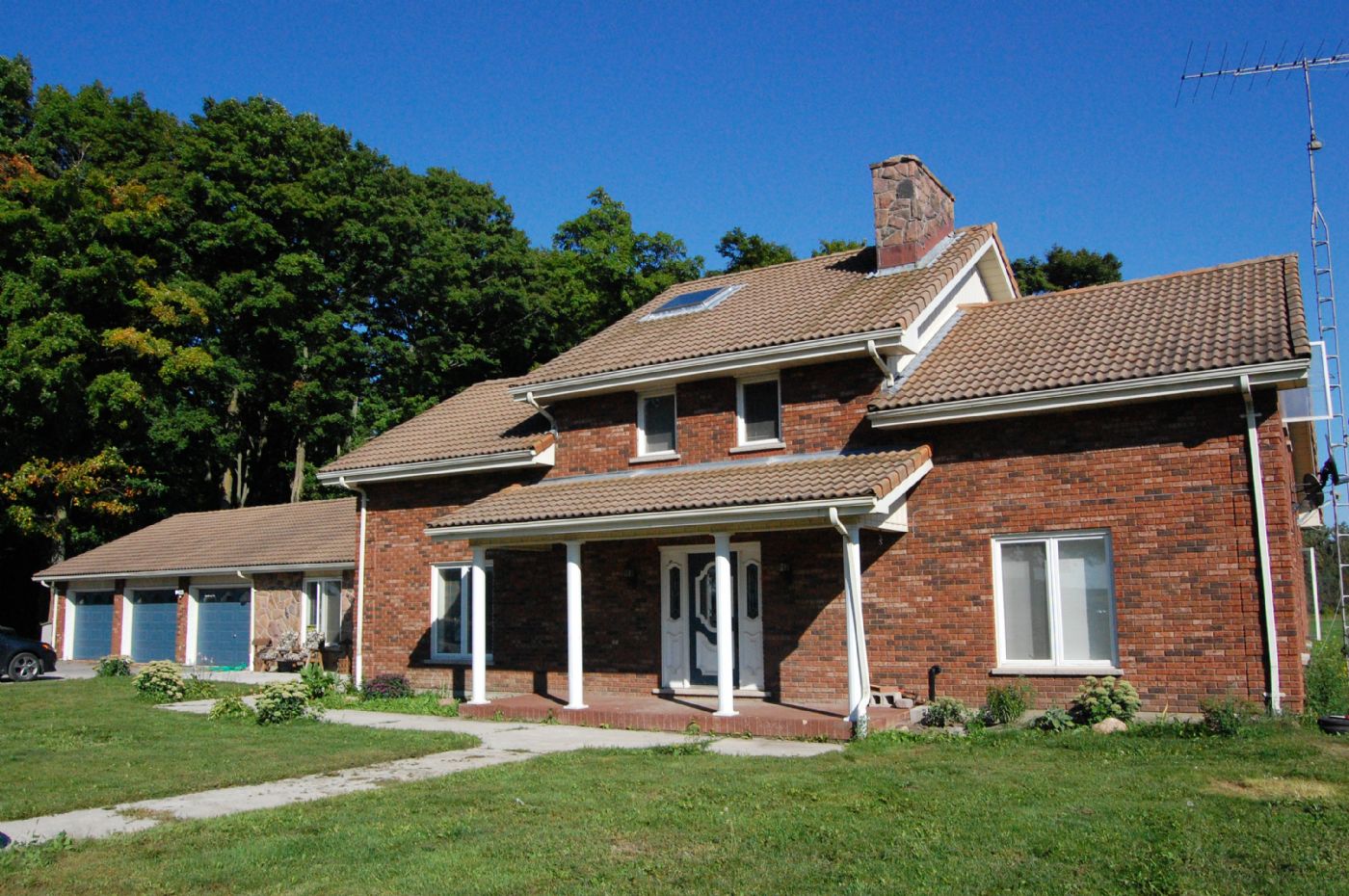 Luxury real estate and Country Homes for sale including horse farms and property in the Caledon and King City areas near Toronto