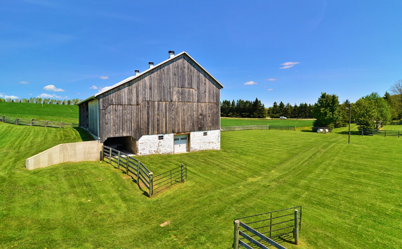 Luxury real estate and Country Homes for sale including horse farms and property in the Caledon and King City areas near Toronto