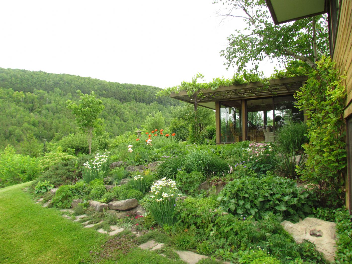 Luxury real estate and Country Homes for sale including horse farms and property in the Caledon and King City areas near Toronto