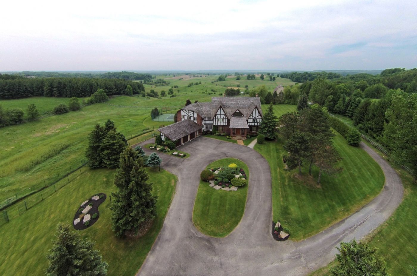Luxury real estate and Country Homes for sale including horse farms and property in the Caledon and King City areas near Toronto