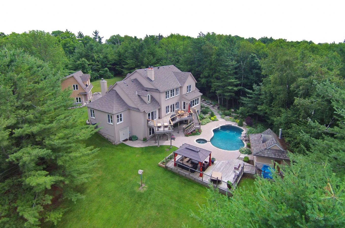 Luxury real estate and Country Homes for sale including horse farms and property in the Caledon and King City areas near Toronto