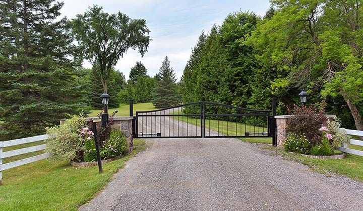 Luxury real estate and Country Homes for sale including horse farms and property in the Caledon and King City areas near Toronto