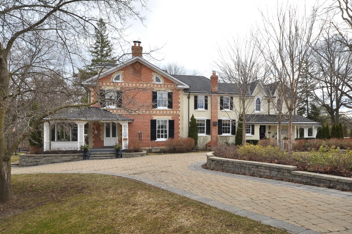 Luxury real estate and Country Homes for sale including horse farms and property in the Caledon and King City areas near Toronto