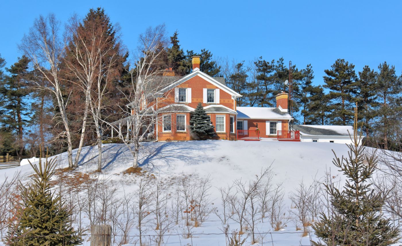 Luxury real estate and Country Homes for sale including horse farms and property in the Caledon and King City areas near Toronto