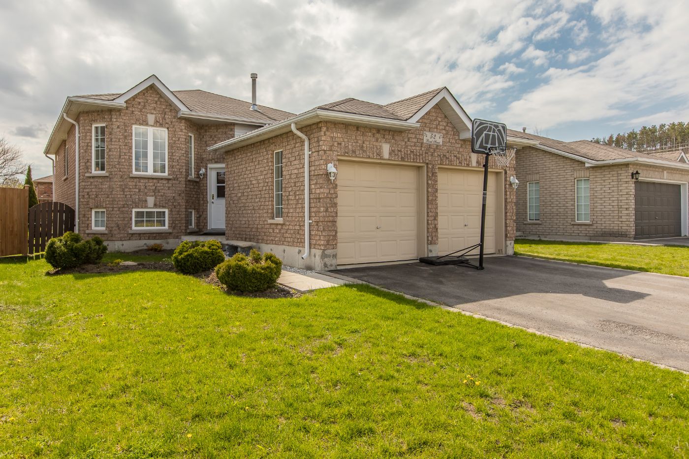 Luxury real estate and Country Homes for sale including horse farms and property in the Caledon and King City areas near Toronto
