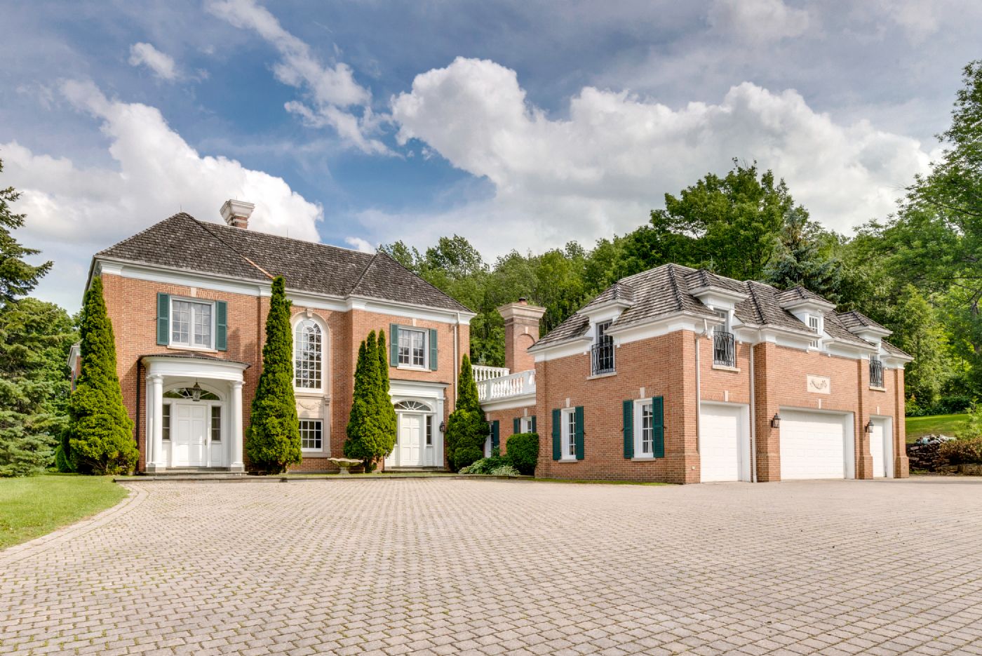 Luxury real estate and Country Homes for sale including horse farms and property in the Caledon and King City areas near Toronto
