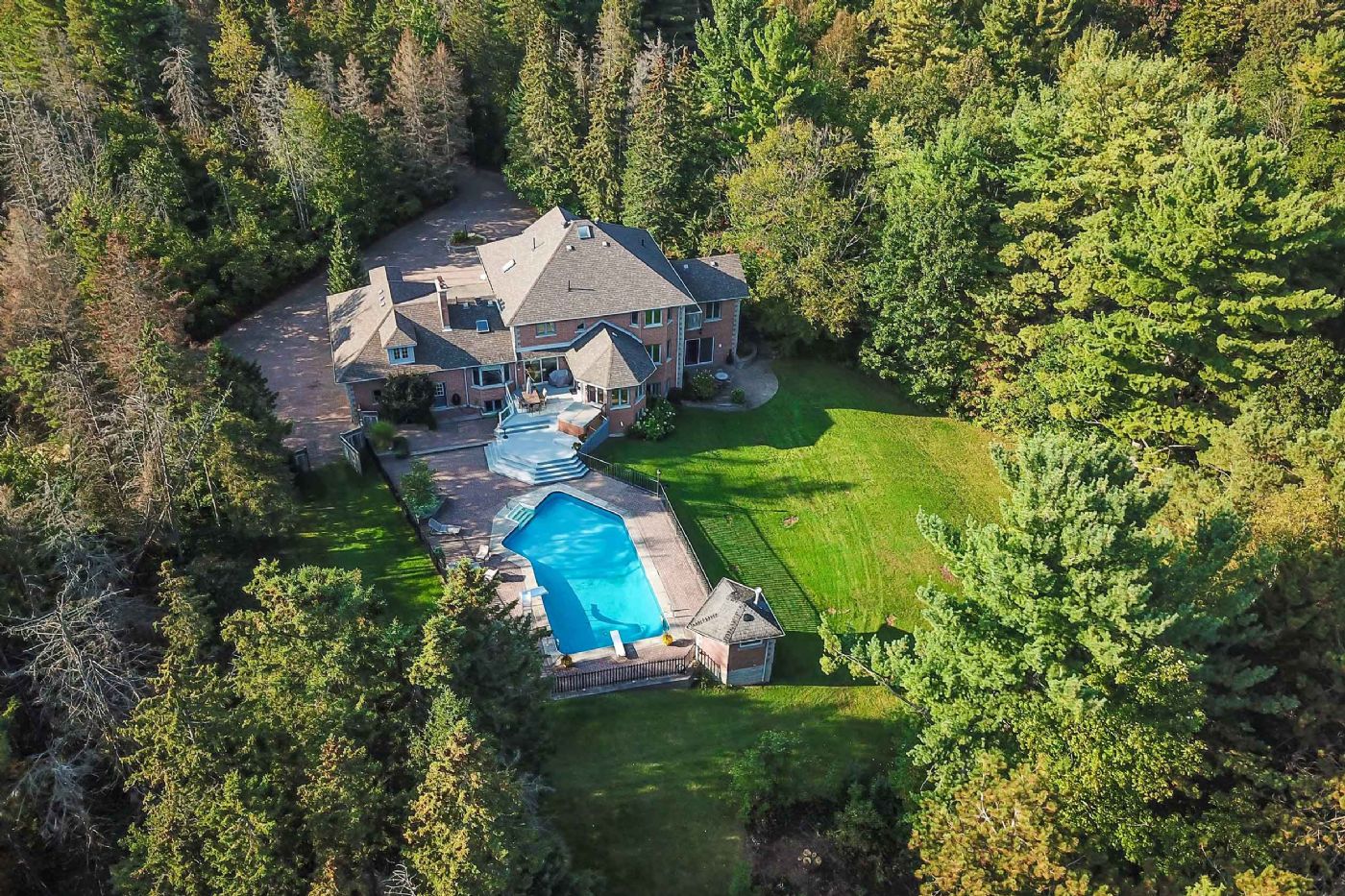 Luxury real estate and Country Homes for sale including horse farms and property in the Caledon and King City areas near Toronto