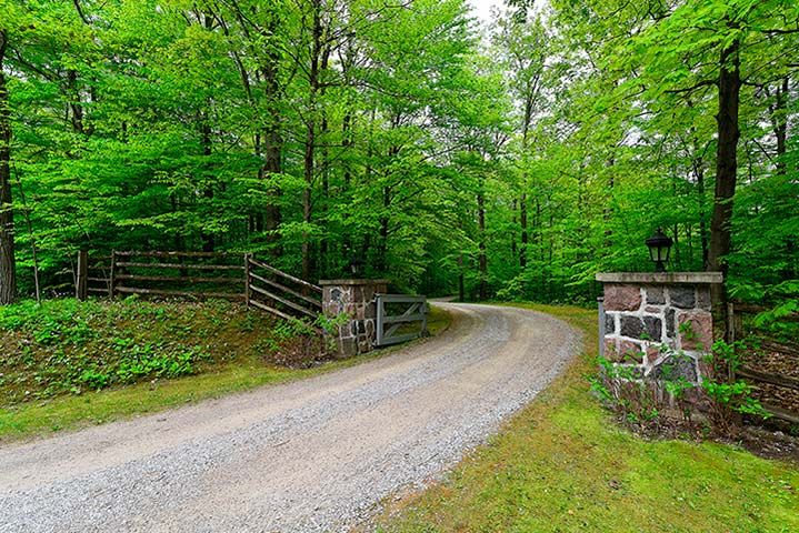Luxury real estate and Country Homes for sale including horse farms and property in the Caledon and King City areas near Toronto