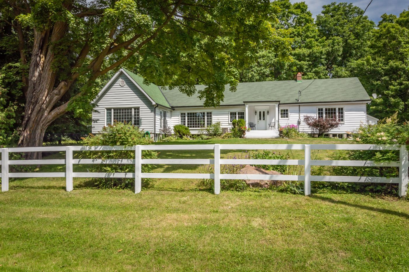 Luxury real estate and Country Homes for sale including horse farms and property in the Caledon and King City areas near Toronto