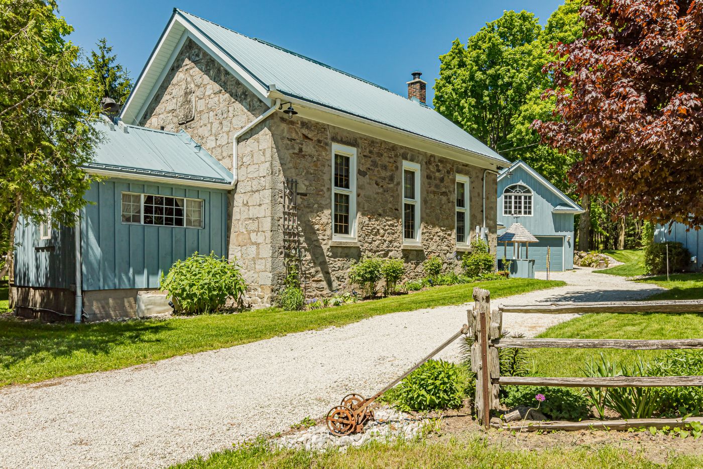 Luxury real estate and Country Homes for sale including horse farms and property in the Caledon and King City areas near Toronto
