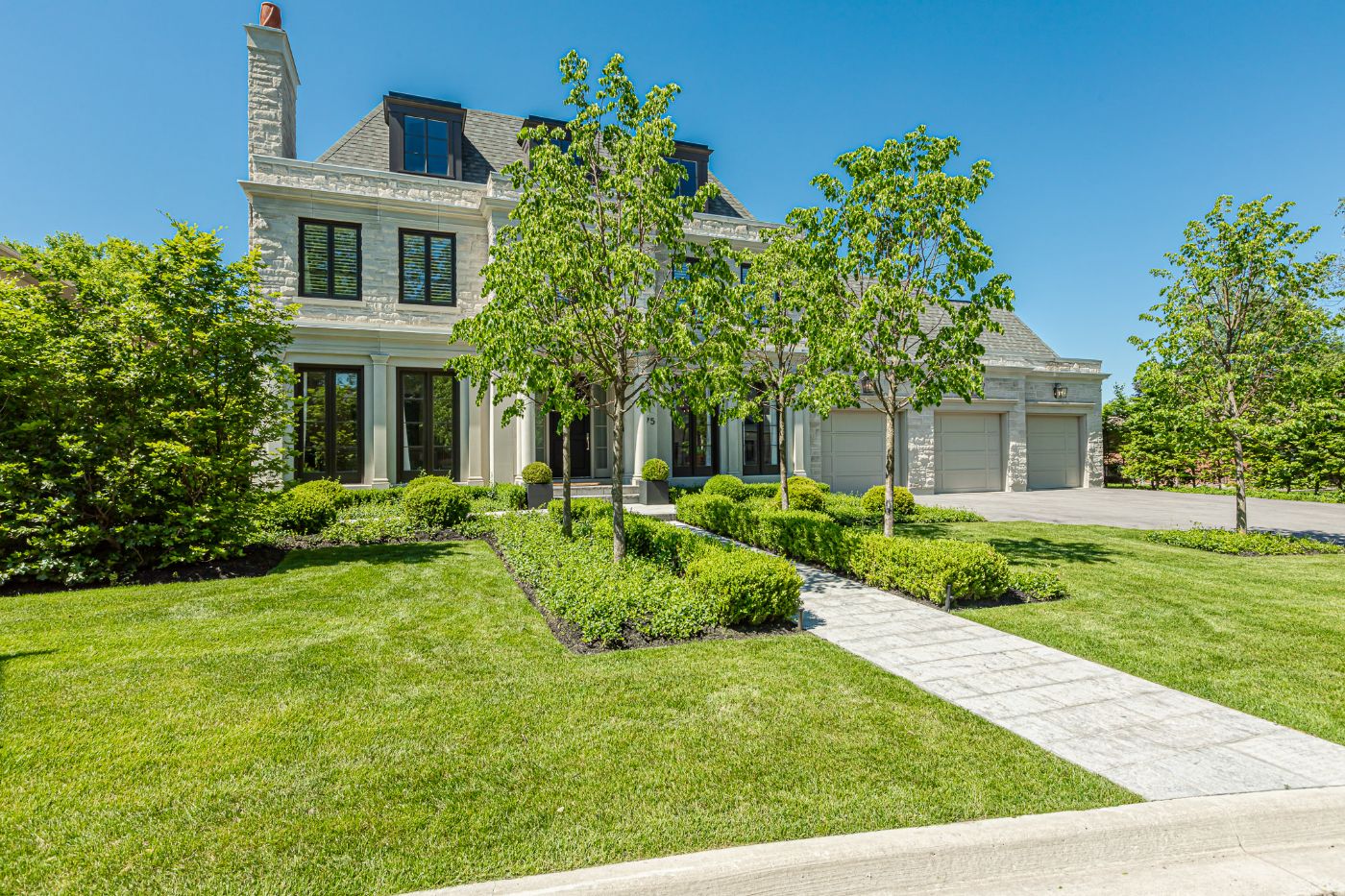 Luxury real estate and Country Homes for sale including horse farms and property in the Caledon and King City areas near Toronto