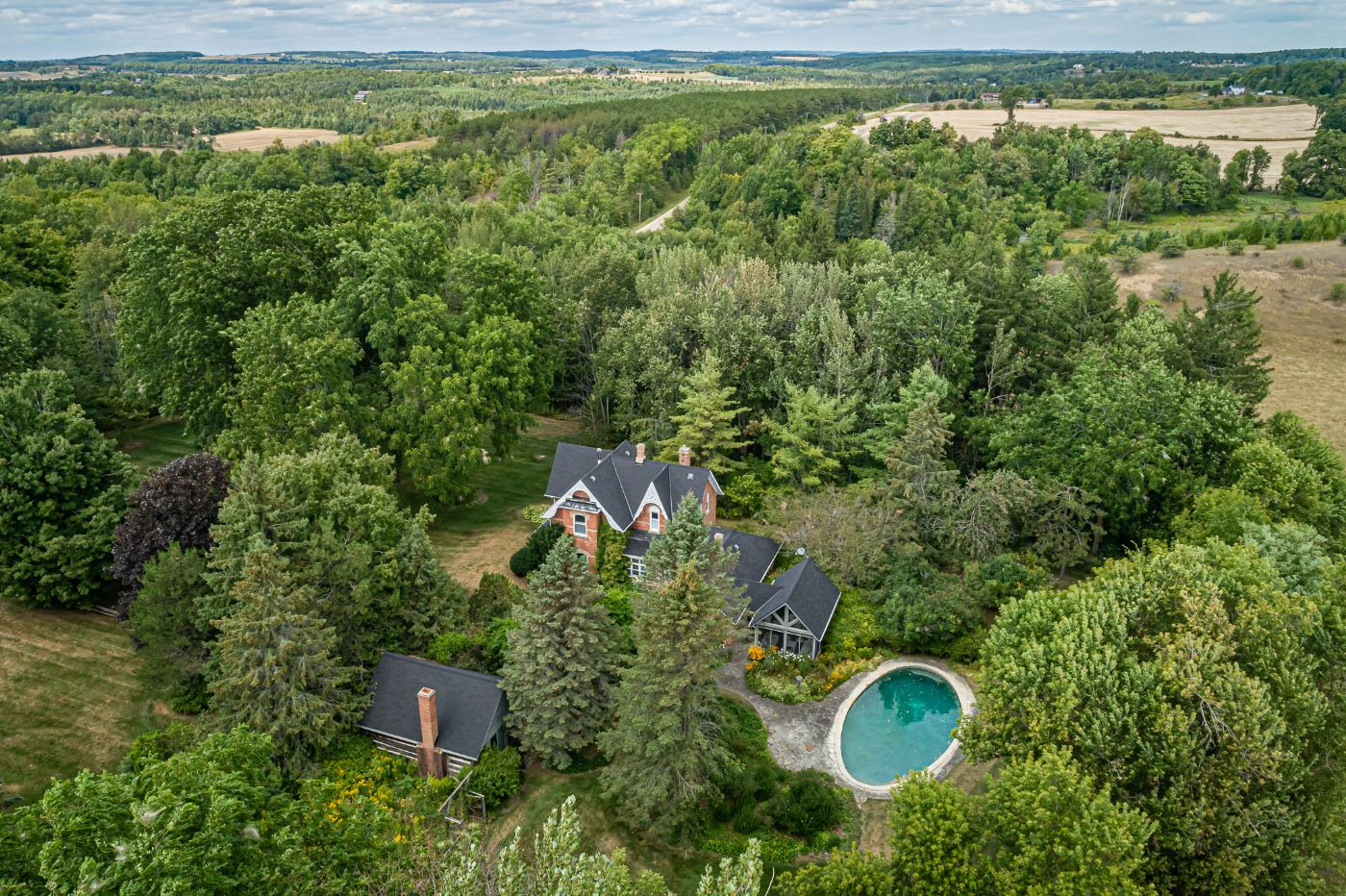 Luxury real estate and Country Homes for sale including horse farms and property in the Caledon and King City areas near Toronto