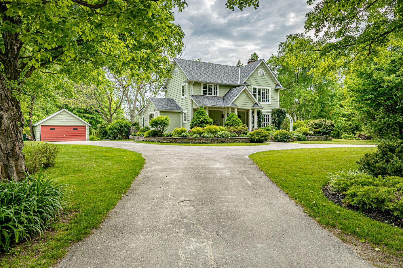 Luxury real estate and Country Homes for sale including horse farms and property in the Caledon and King City areas near Toronto
