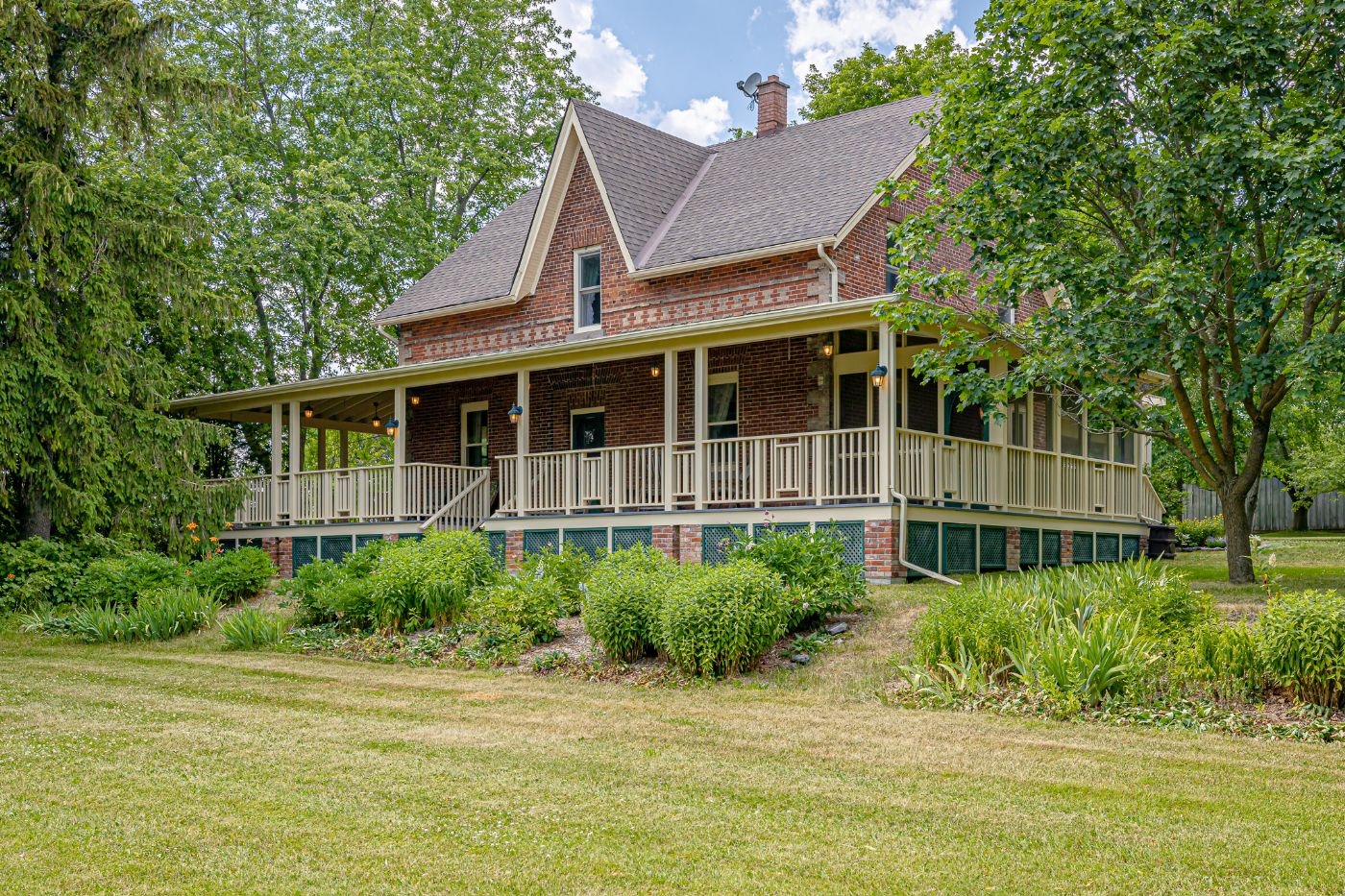 Luxury real estate and Country Homes for sale including horse farms and property in the Caledon and King City areas near Toronto