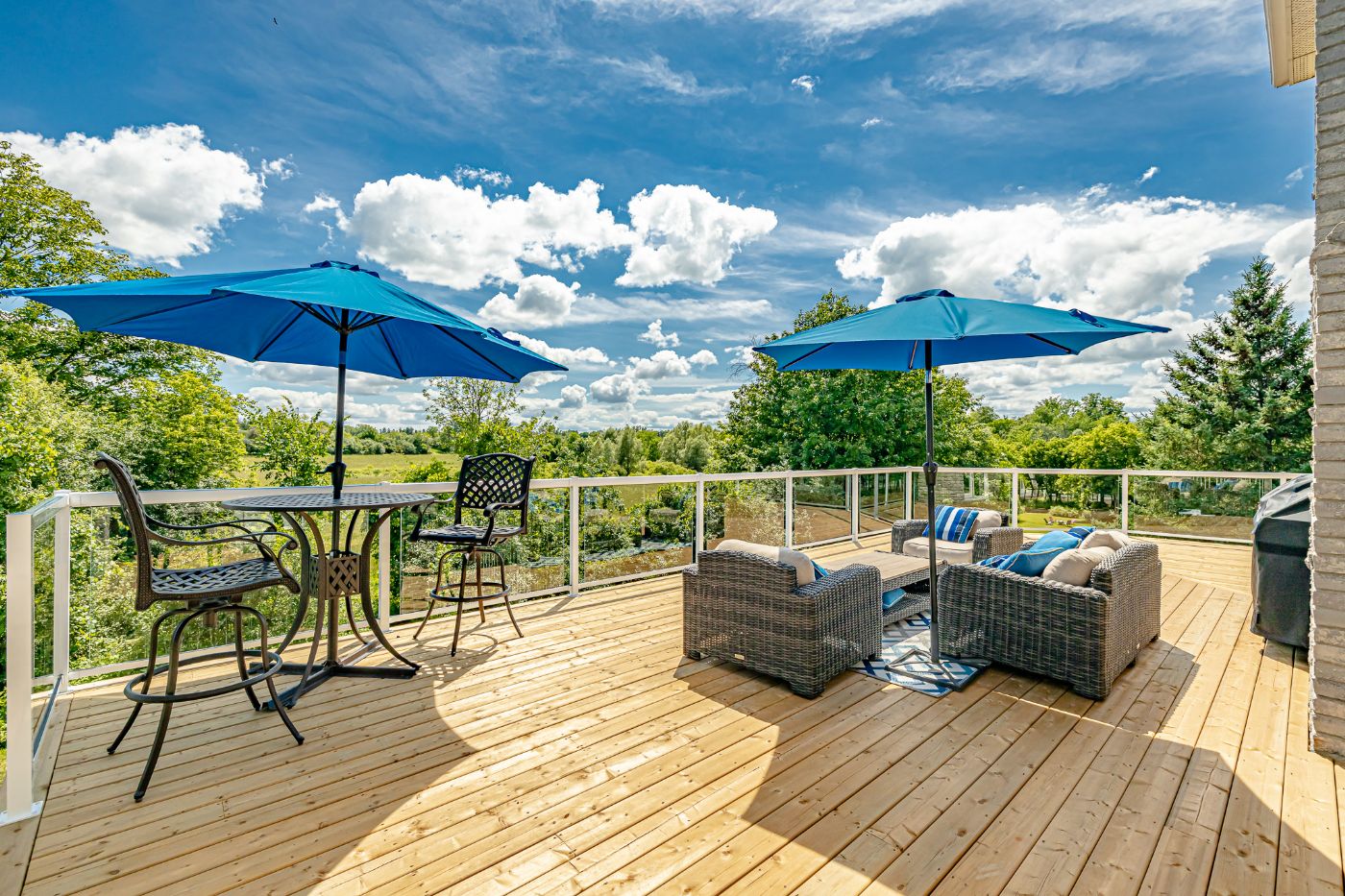 Luxury real estate and Country Homes for sale including horse farms and property in the Caledon and King City areas near Toronto