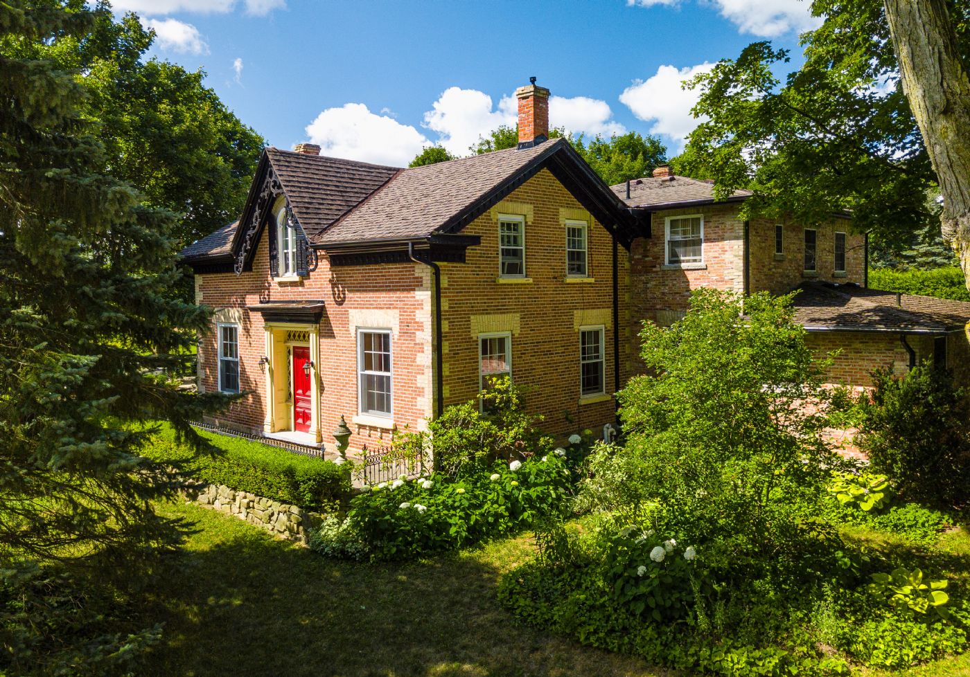 Luxury real estate and Country Homes for sale including horse farms and property in the Caledon and King City areas near Toronto