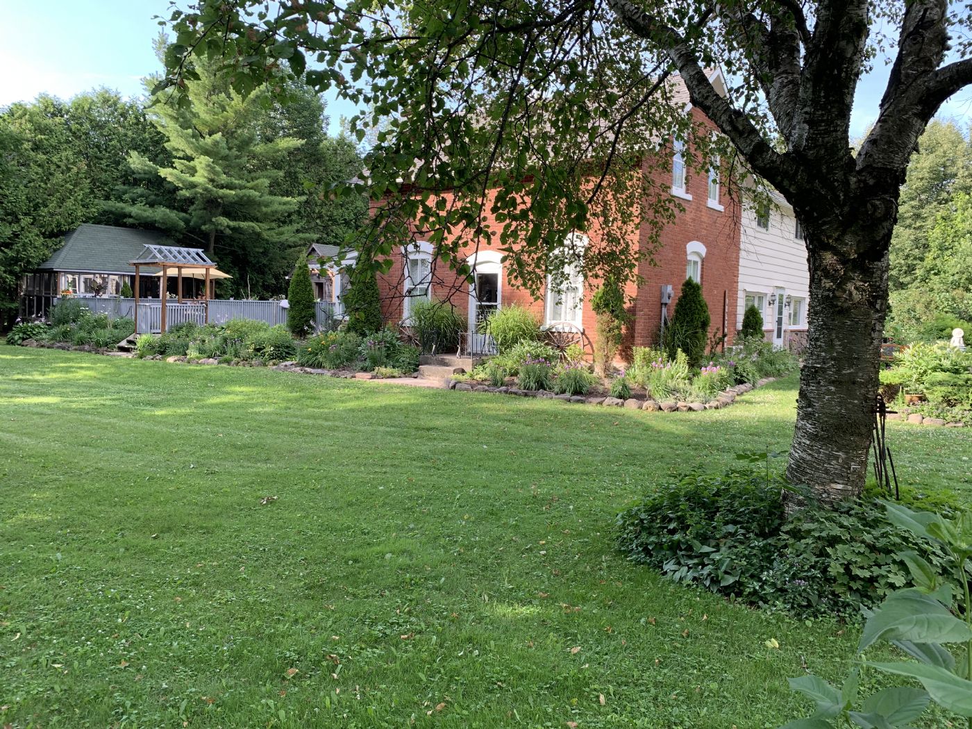 Luxury real estate and Country Homes for sale including horse farms and property in the Caledon and King City areas near Toronto
