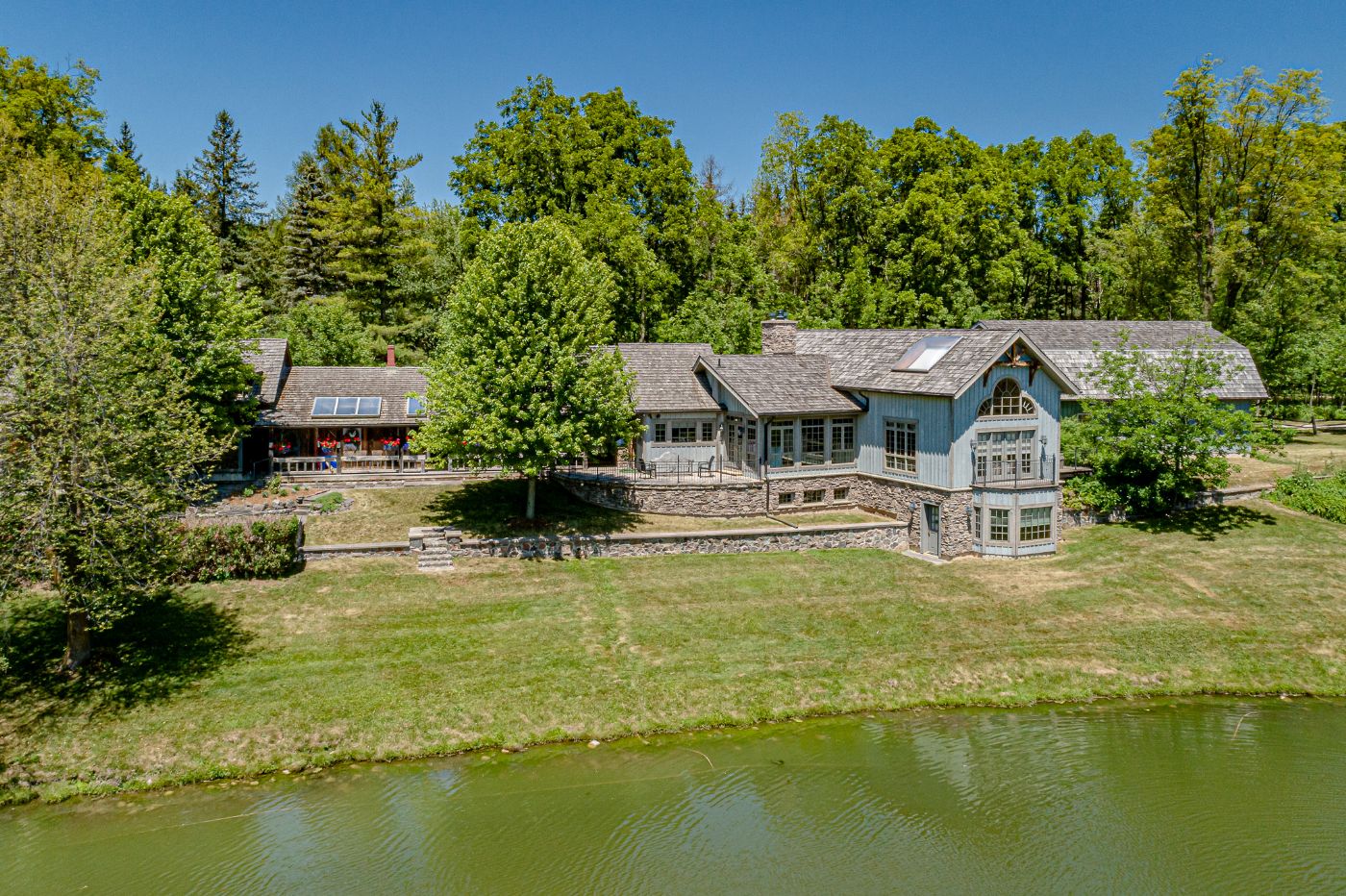 Luxury real estate and Country Homes for sale including horse farms and property in the Caledon and King City areas near Toronto