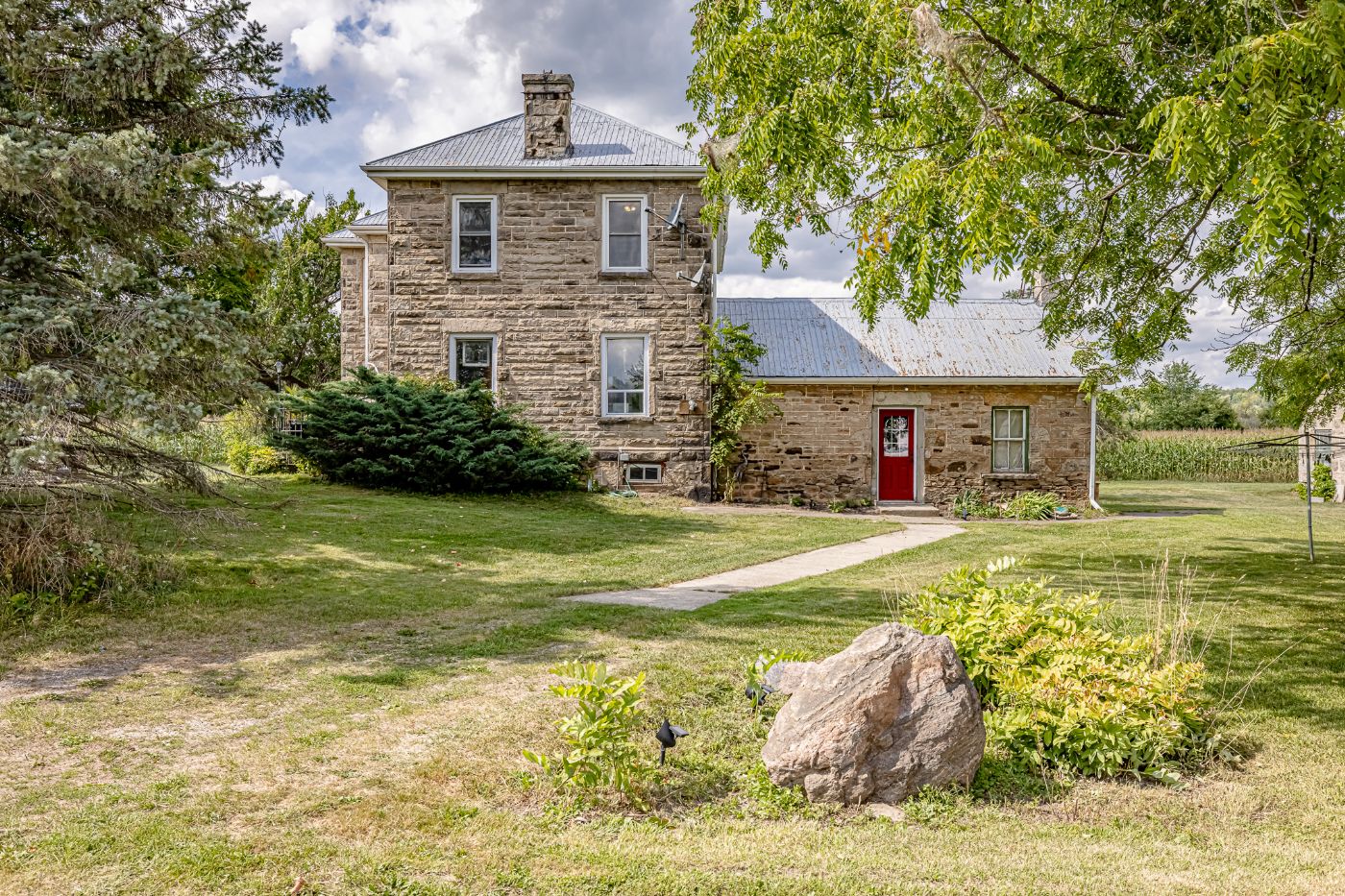 Luxury real estate and Country Homes for sale including horse farms and property in the Caledon and King City areas near Toronto