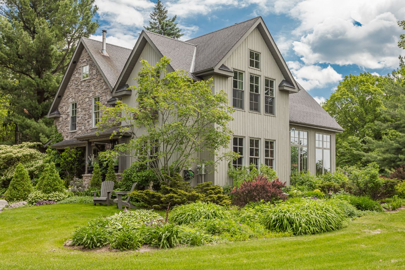 Luxury real estate and Country Homes for sale including horse farms and property in the Caledon and King City areas near Toronto