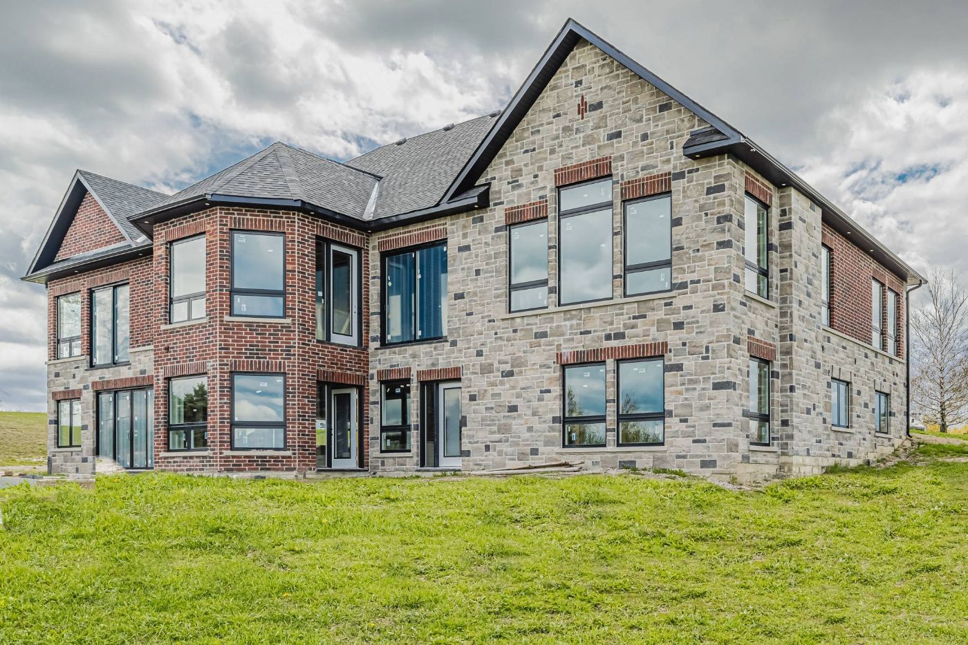 Luxury real estate and Country Homes for sale including horse farms and property in the Caledon and King City areas near Toronto