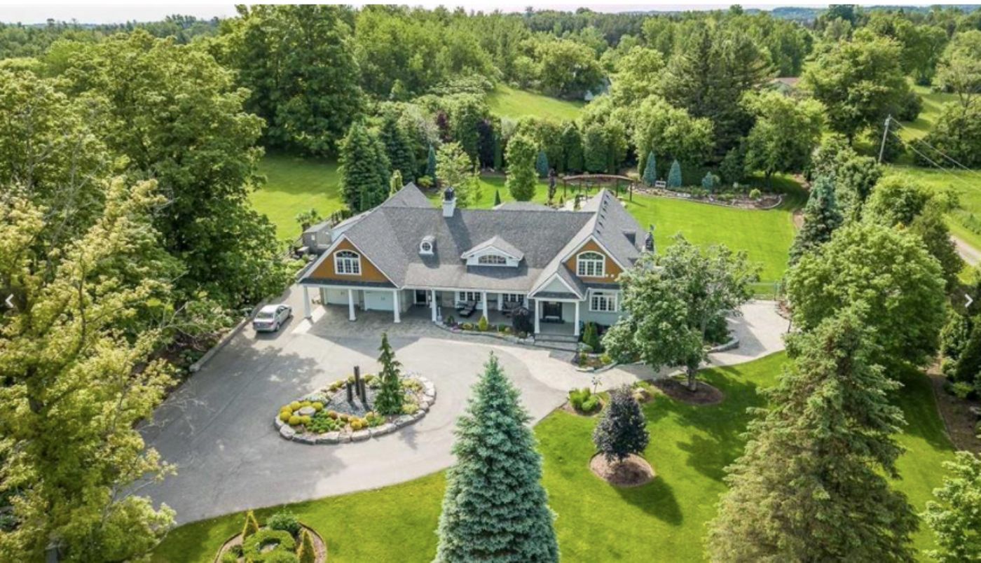 Luxury real estate and Country Homes for sale including horse farms and property in the Caledon and King City areas near Toronto