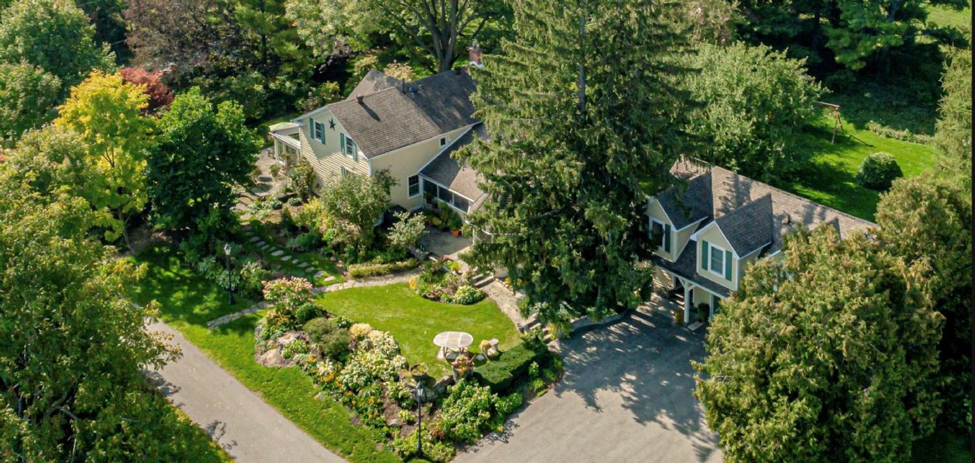 Luxury real estate and Country Homes for sale including horse farms and property in the Caledon and King City areas near Toronto