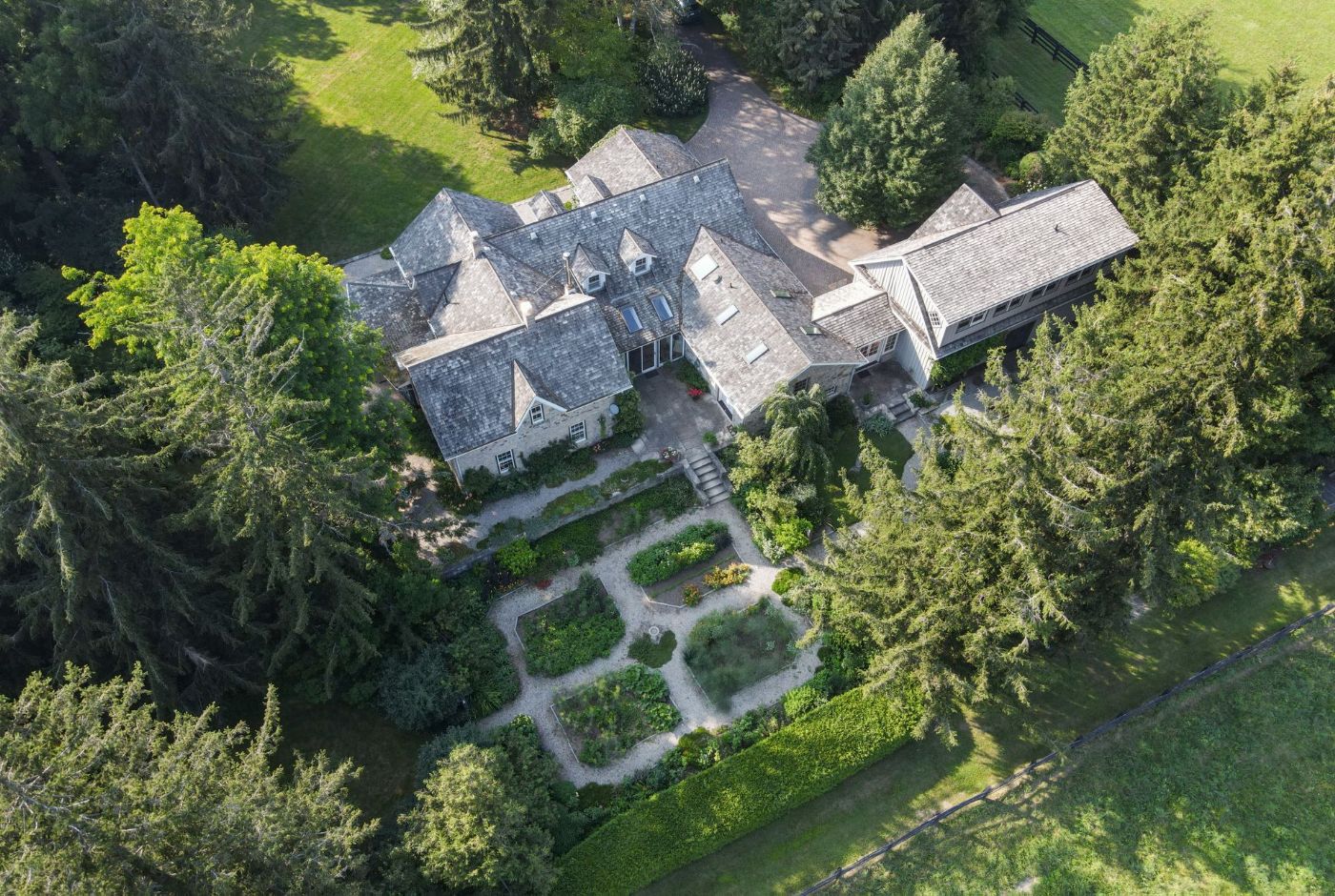 Luxury real estate and Country Homes for sale including horse farms and property in the Caledon and King City areas near Toronto