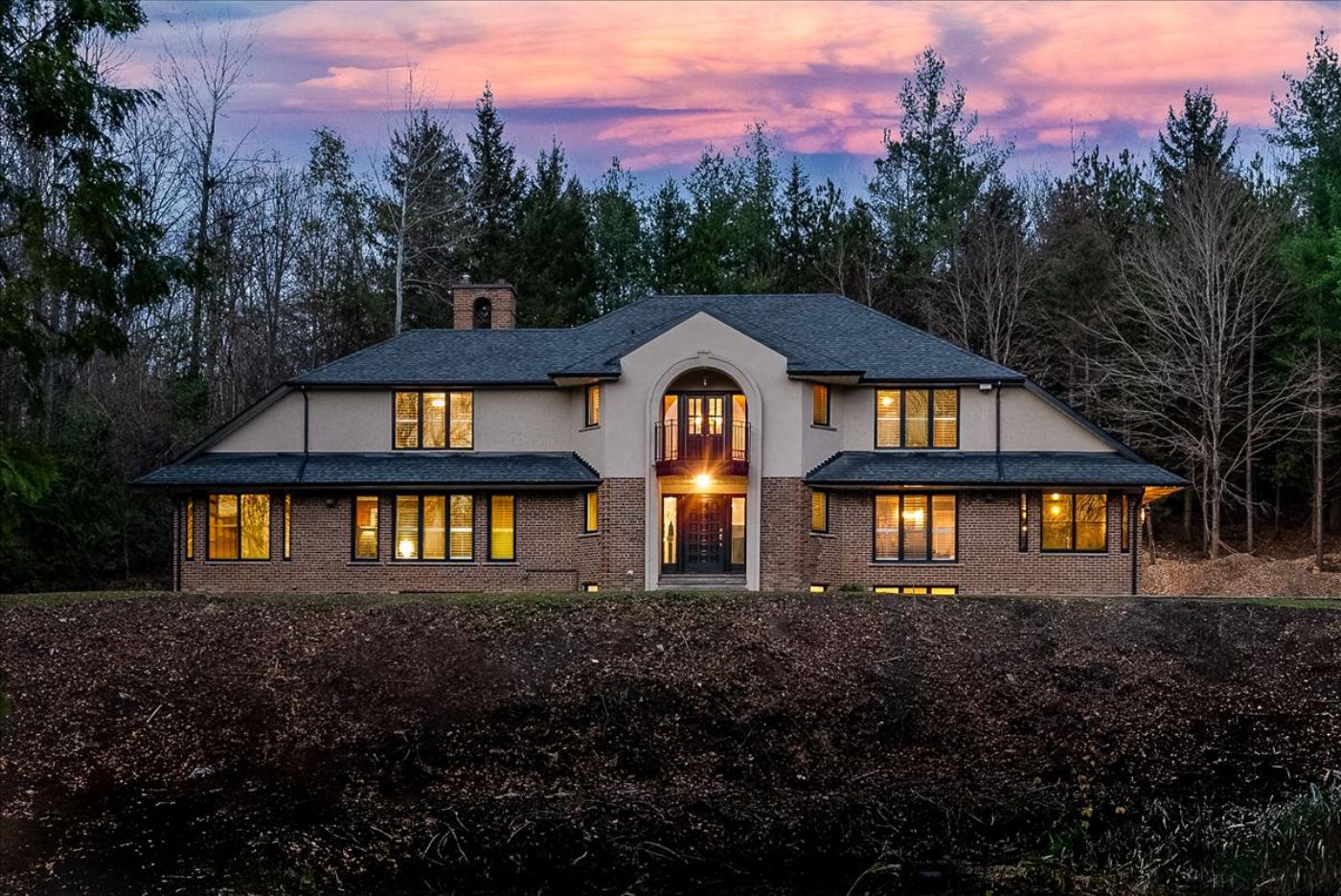 Luxury real estate and Country Homes for sale including horse farms and property in the Caledon and King City areas near Toronto