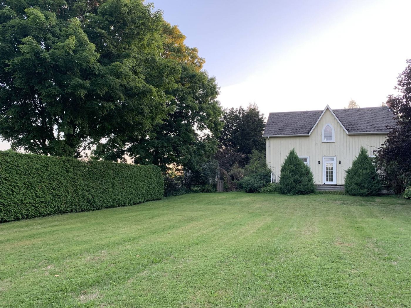 Luxury real estate and Country Homes for sale including horse farms and property in the Caledon and King City areas near Toronto