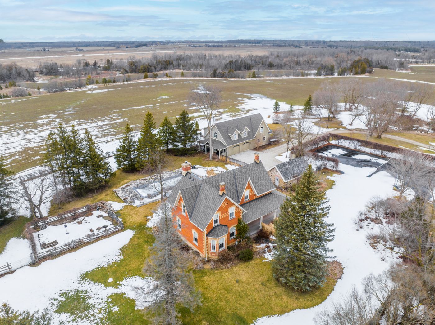 Luxury real estate and Country Homes for sale including horse farms and property in the Caledon and King City areas near Toronto