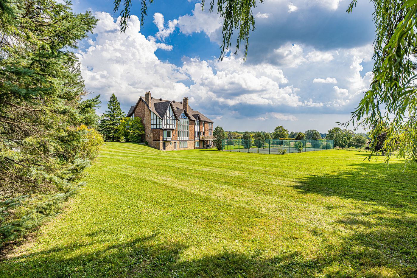 Luxury real estate and Country Homes for sale including horse farms and property in the Caledon and King City areas near Toronto