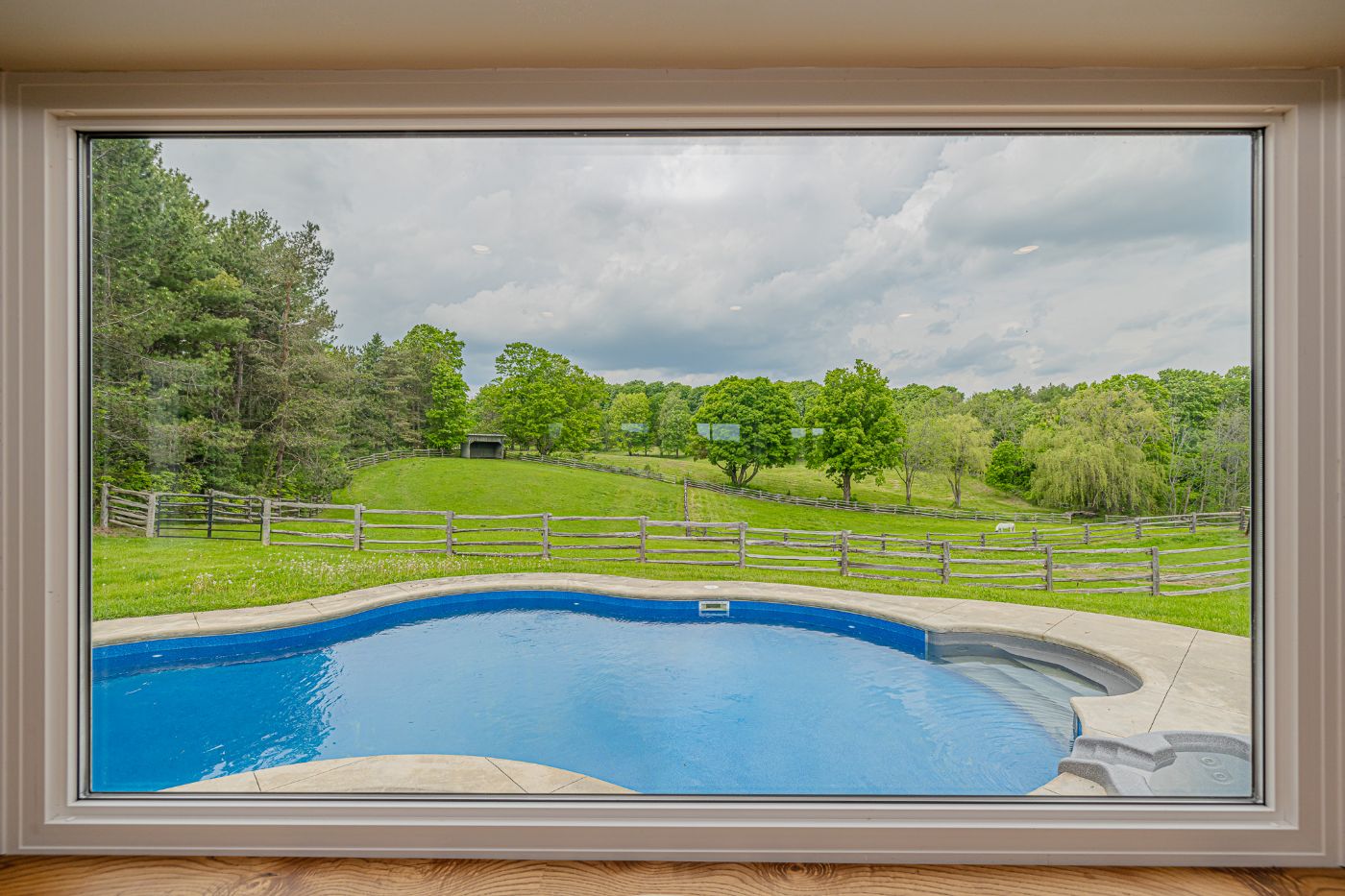 Luxury real estate and Country Homes for sale including horse farms and property in the Caledon and King City areas near Toronto