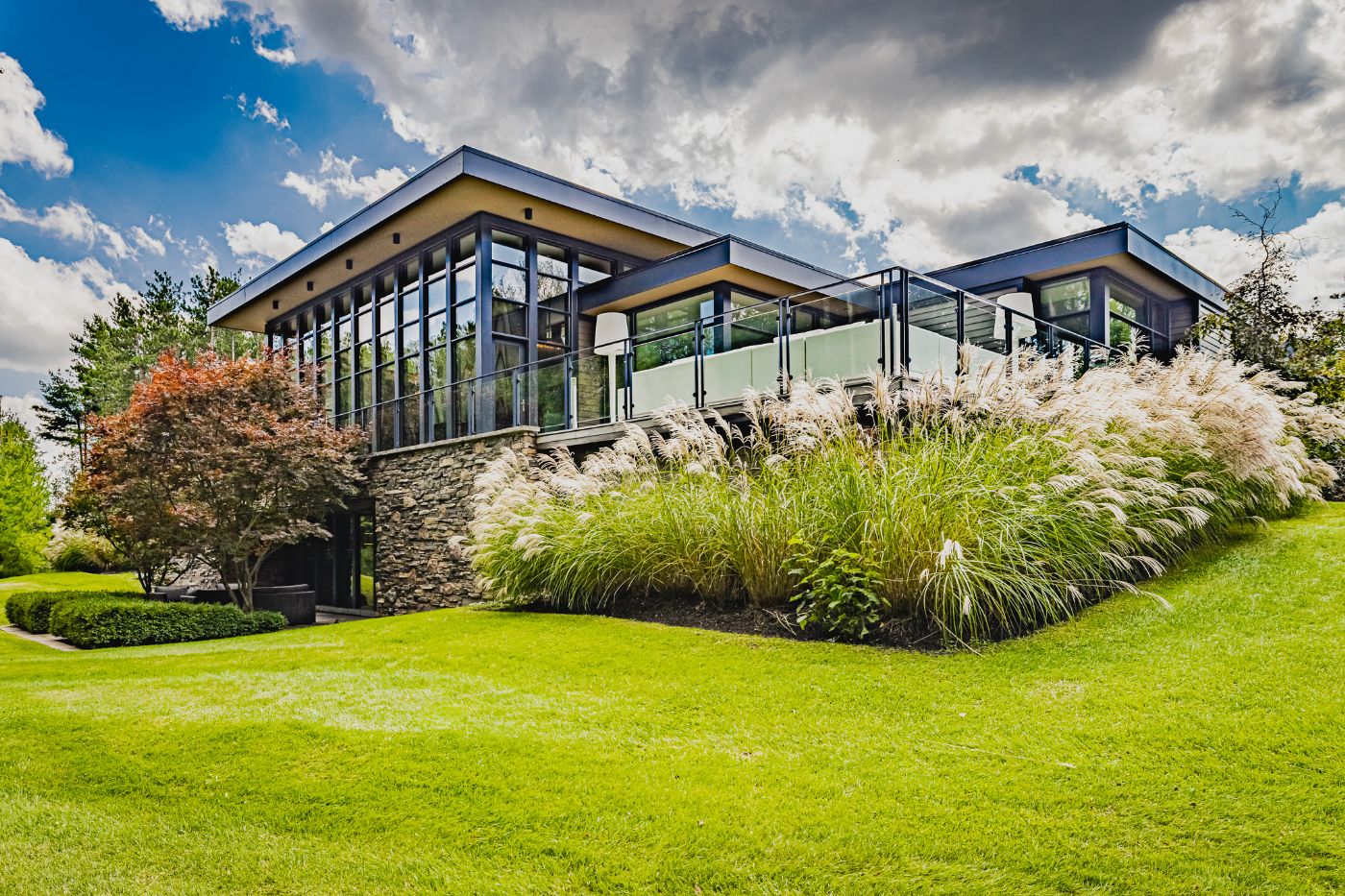 Luxury real estate and Country Homes for sale including horse farms and property in the Caledon and King City areas near Toronto