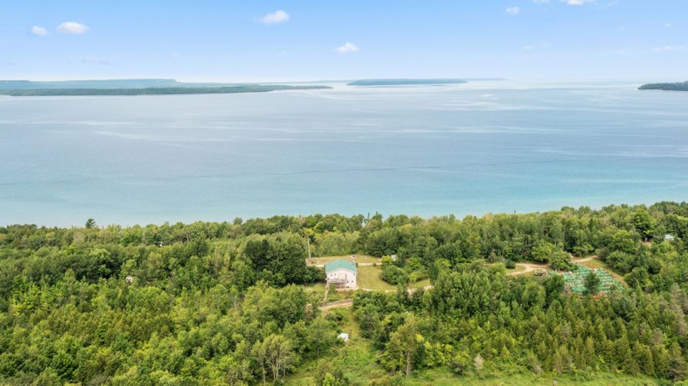 Luxury real estate and Country Homes for sale including horse farms and property in the Caledon and King City areas near Toronto