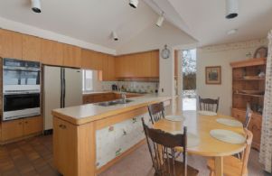 Kitchen - Country homes for sale and luxury real estate including horse farms and property in the Caledon and King City areas near Toronto