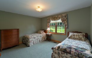 Bedroom - Country homes for sale and luxury real estate including horse farms and property in the Caledon and King City areas near Toronto