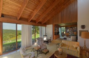 Hilltop Retreat, Mono Hills, Ontario, Canada - Country homes for sale and luxury real estate including horse farms and property in the Caledon and King City areas near Toronto