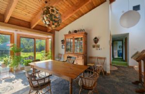 Hilltop Retreat, Mono Hills, Ontario, Canada - Country homes for sale and luxury real estate including horse farms and property in the Caledon and King City areas near Toronto
