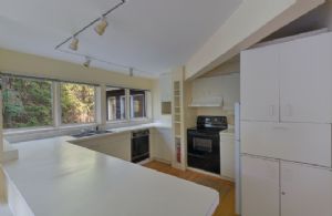 Kitchen - Country homes for sale and luxury real estate including horse farms and property in the Caledon and King City areas near Toronto