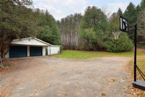 Detached Garage - Country homes for sale and luxury real estate including horse farms and property in the Caledon and King City areas near Toronto