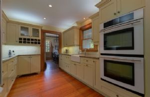 Kitchen - Country homes for sale and luxury real estate including horse farms and property in the Caledon and King City areas near Toronto