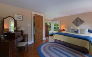 Master Bedroom - Country homes for sale and luxury real estate including horse farms and property in the Caledon and King City areas near Toronto