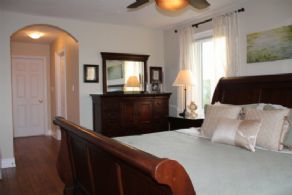 Master Bedroom - Country homes for sale and luxury real estate including horse farms and property in the Caledon and King City areas near Toronto