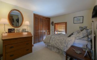 Bedroom - Country homes for sale and luxury real estate including horse farms and property in the Caledon and King City areas near Toronto