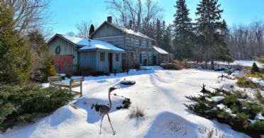 House + Garage - Country homes for sale and luxury real estate including horse farms and property in the Caledon and King City areas near Toronto