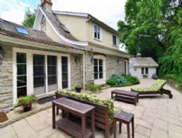 Rear Patio - Country homes for sale and luxury real estate including horse farms and property in the Caledon and King City areas near Toronto