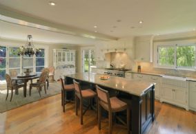Kitchen - Country homes for sale and luxury real estate including horse farms and property in the Caledon and King City areas near Toronto