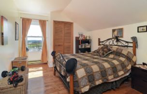 Horse Country, Mono, Ontario, Canada - Country homes for sale and luxury real estate including horse farms and property in the Caledon and King City areas near Toronto
